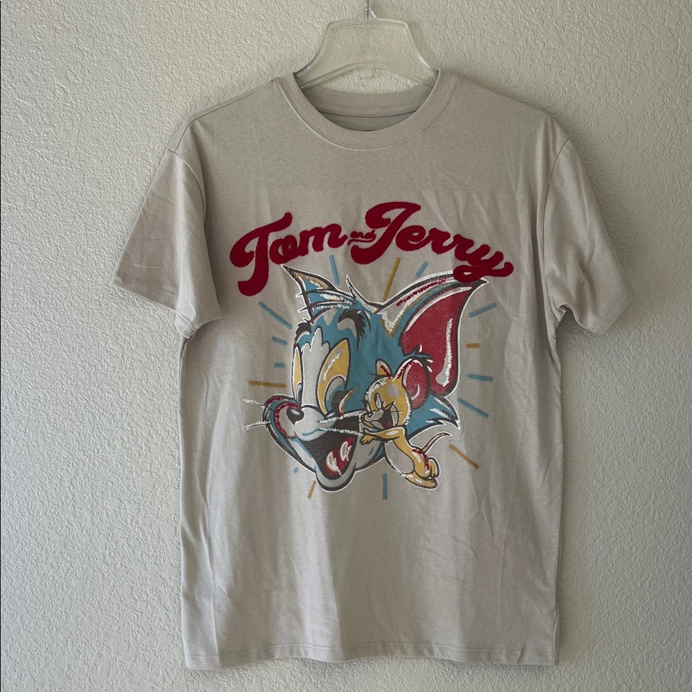 Tom & Jerry by FREEZE embroidered graphic t shirt size small